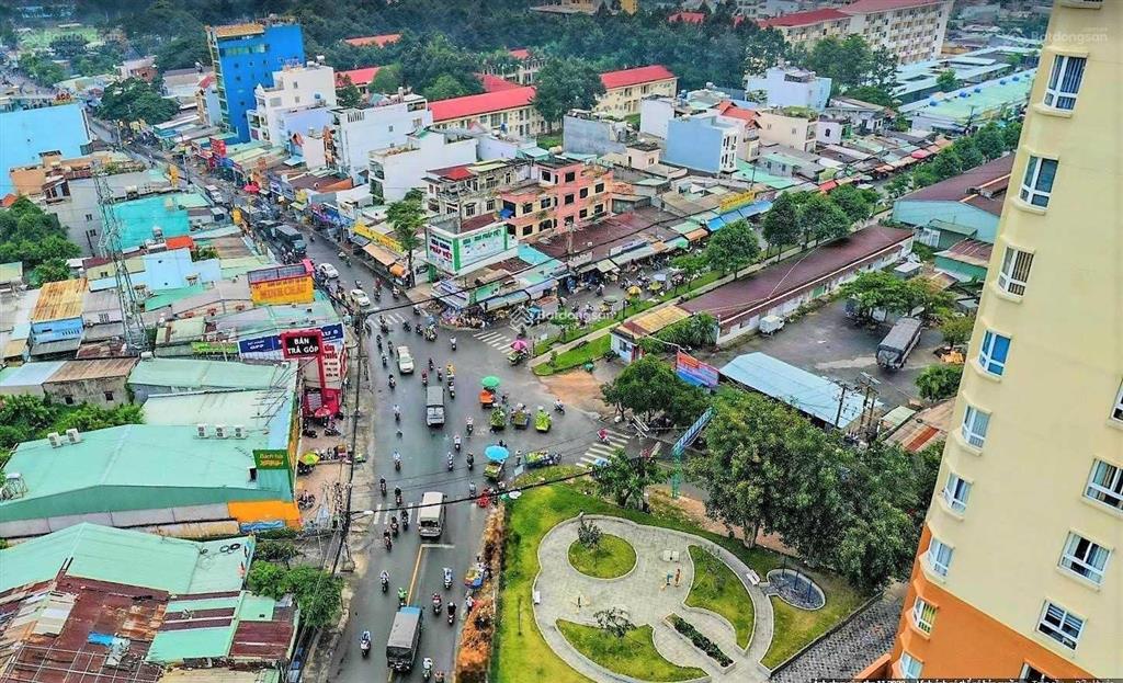 Cho thuê nguyên căn mặt tiền 7,4 m, dài 36 m, số 316 đường tô ký. đầy đủ các tiện ích xung quanh