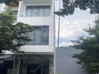 Cho thuê nhà nguyên căn 1 trệt + 2 lầu + 1 tum kdc lộc phát, thuận giao, bình dương