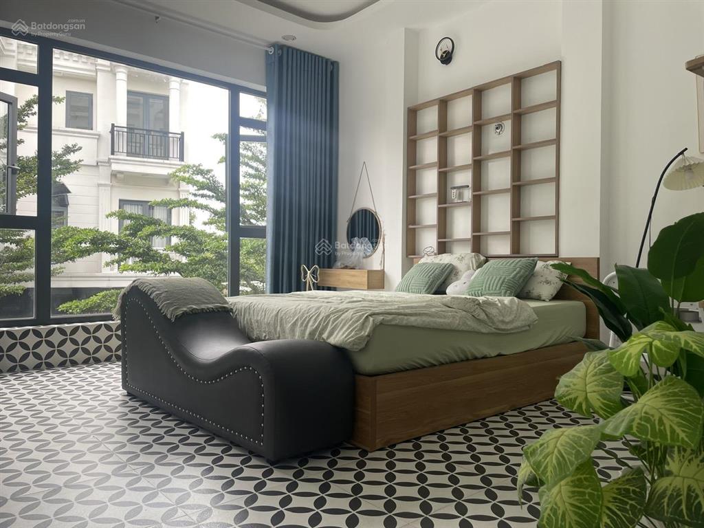 Cho thuê nhà nguyên căn 1 trệt + 2 lầu + 1 tum kdc lộc phát, thuận giao, bình dương