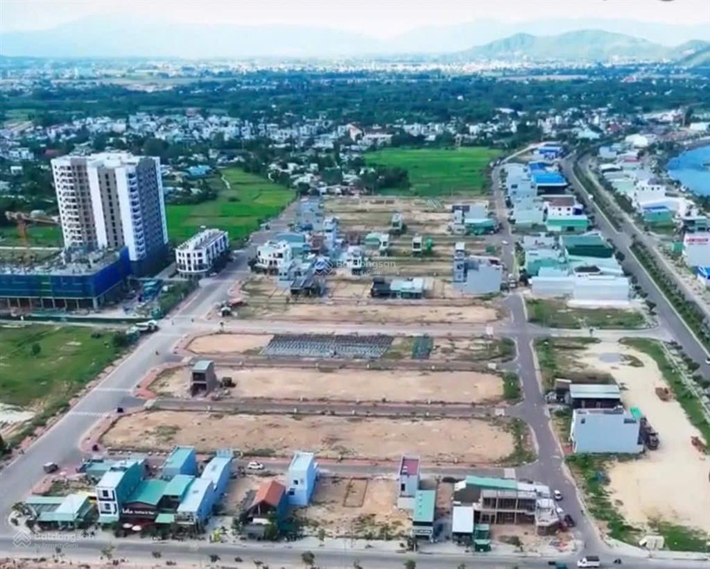 Bán lô đất khu mới long vân  100m2 ngang 5m  2.3 tỷ/lô