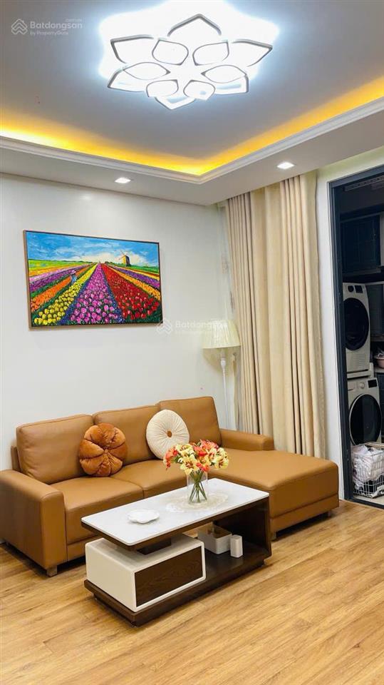 Gấp bán căn hộ 2 ngủ 72m2 tầng 18 chung cư five star kim giang  sổ đỏ không vay bank, nhà đẹp mát