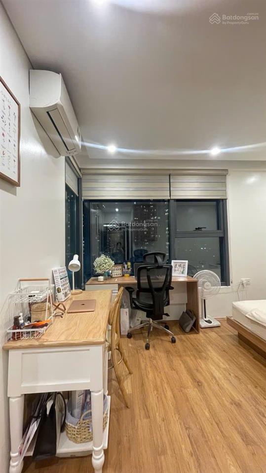 Gấp bán căn hộ 2 ngủ 72m2 tầng 18 chung cư five star kim giang  sổ đỏ không vay bank, nhà đẹp mát