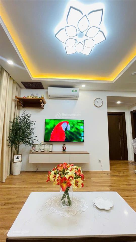 Gấp bán căn hộ 2 ngủ 72m2 tầng 18 chung cư five star kim giang  sổ đỏ không vay bank, nhà đẹp mát