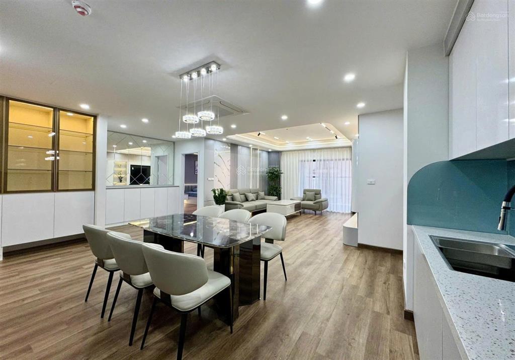 Chính chủ bán căn hộ 2 ngủ vip nhất chung cư five star kim giang, căn 83m2 hướng nam, tầng 20