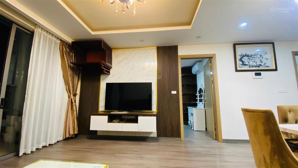Chính chủ bán căn 2 ngủ, tầng 15 tại chung cư 90 nguyễn tuân full nt đẹp, giá siêu rẻ 6tỷ sẵn sổ đỏ