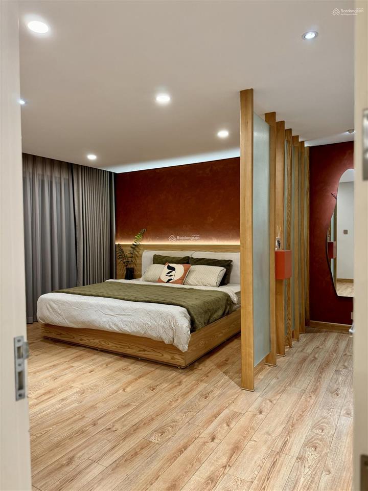 Chính chủ bán căn 2 ngủ, tầng 15 tại chung cư 90 nguyễn tuân full nt đẹp, giá siêu rẻ 6tỷ sẵn sổ đỏ