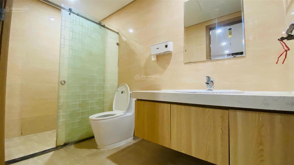 Chính chủ bán căn 2 ngủ, tầng 15 tại chung cư 90 nguyễn tuân full nt đẹp, giá siêu rẻ 6tỷ sẵn sổ đỏ