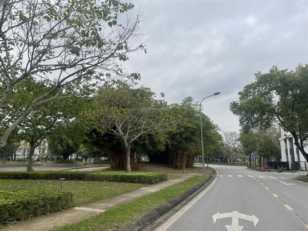 Bán shophouse hà đô charm villas, 200m2 mặt tiền 8m, nhà 2 mặt đường kinh doanh tốt, giá siêu hời
