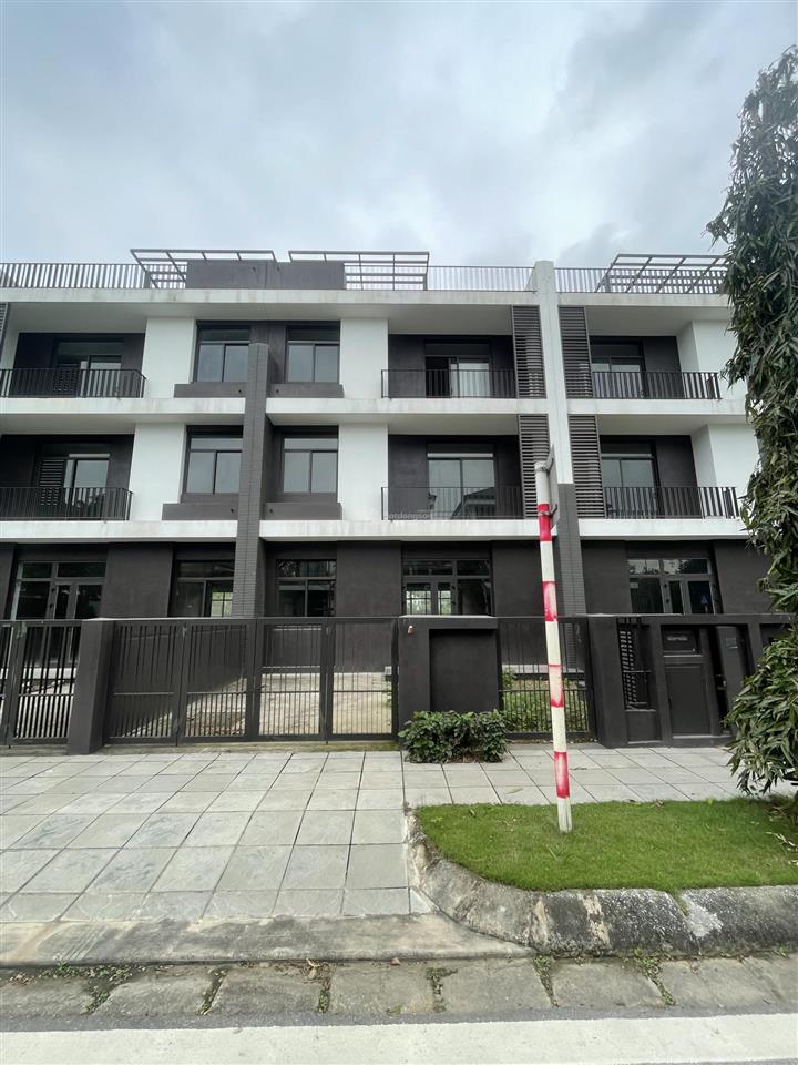 Bán shophouse hà đô charm villas, 200m2 mặt tiền 8m, nhà 2 mặt đường kinh doanh tốt, giá siêu hời