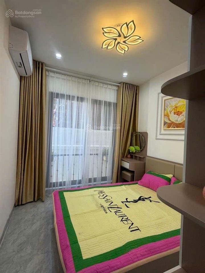 Nhà đẹp hai bà trưng! gần khu bách  kinh  xây! 6 tầng, 8 phòng cho thuê 25tr/th