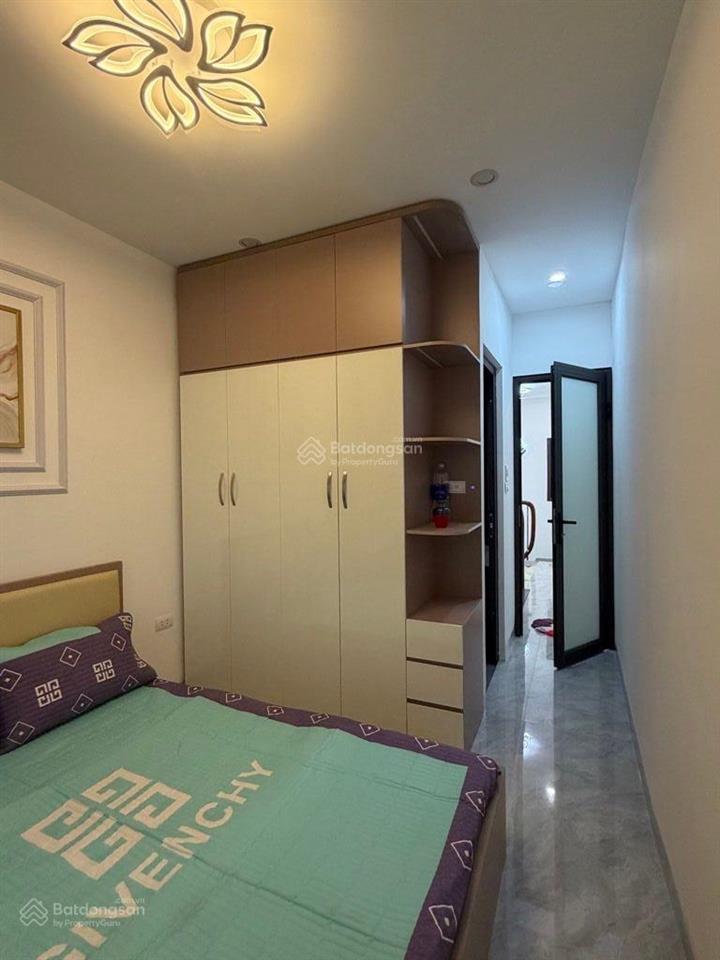 Nhà đẹp hai bà trưng! gần khu bách  kinh  xây! 6 tầng, 8 phòng cho thuê 25tr/th