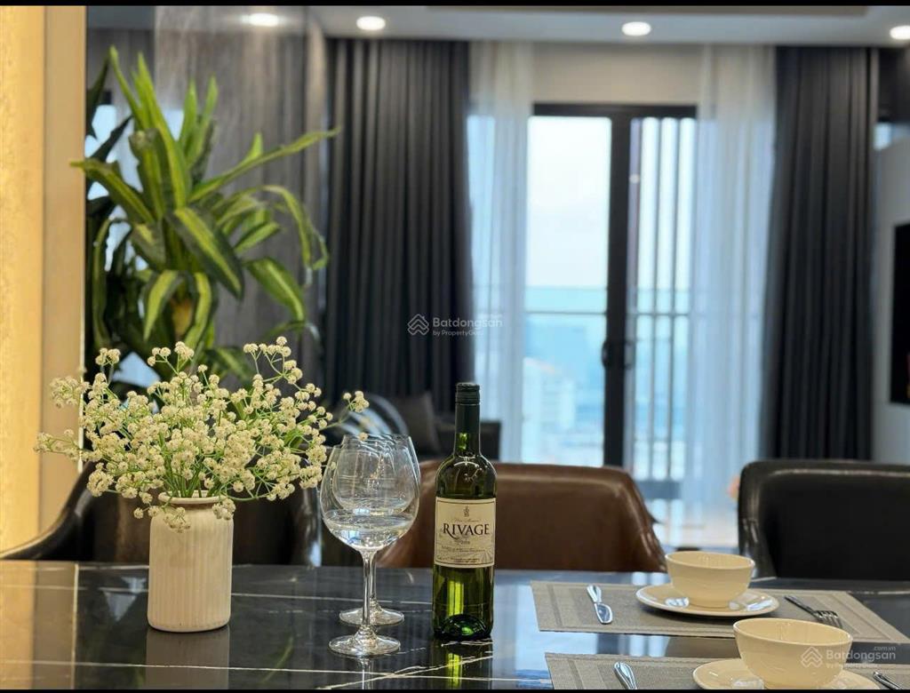Rẻ vô địch bán căn hộ 3 ngủ cực hiếm tại brg lê văn lương