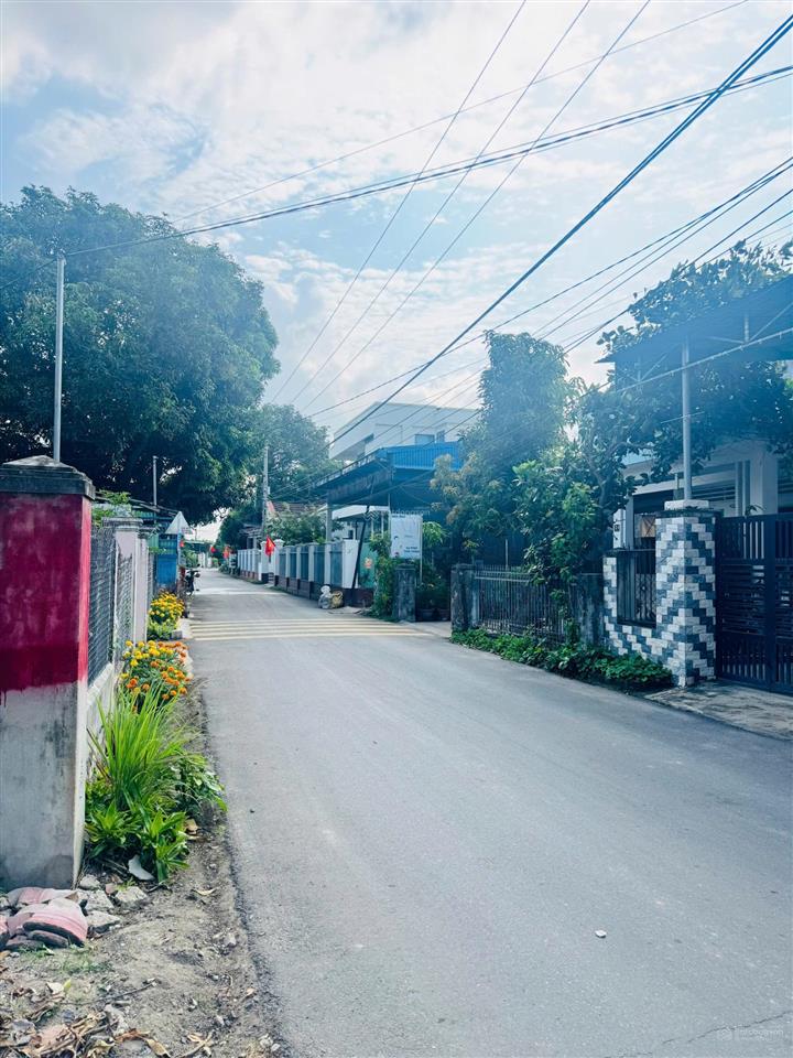 Cần bán lô góc ven đầm cam đức, khu giữ lại an toàn, đường nhựa, thổ cư 180m2, giá mềm
