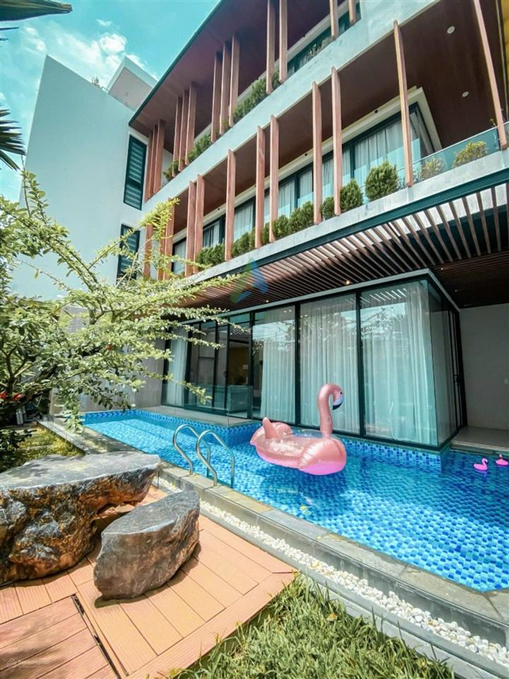 Bán village 4 tầng. góc 2 mặt tiền. sát nguyễn văn linh