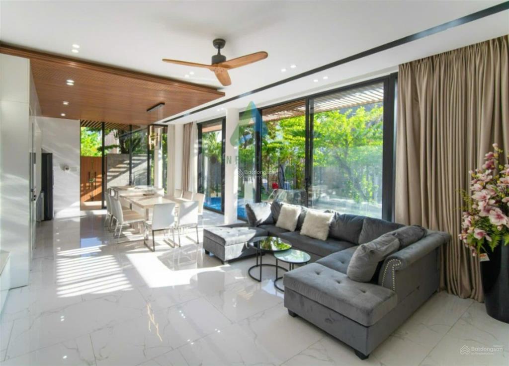 Bán village 4 tầng. góc 2 mặt tiền. sát nguyễn văn linh