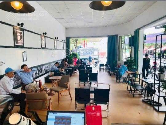 Bán lô góc quán cafe. ngang 20m. đối diện cây xăng. đường 7m5