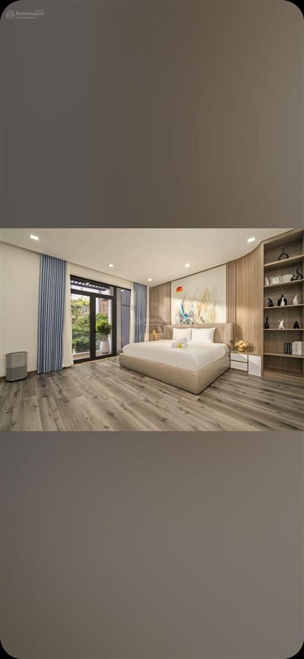 Bán biệt thự 4 tầng mt bà huyện thanh quan. dt355m2