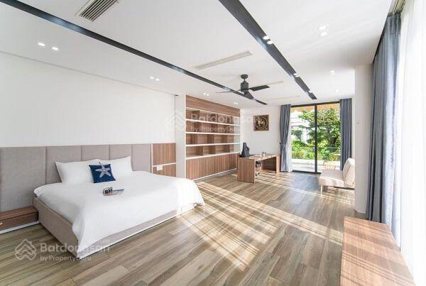 Cho thuê villa 4 tầng. hồ bơi, gần nguyễn văn linh