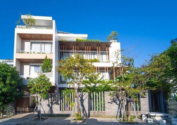 Cho thuê villa 4 tầng. hồ bơi, gần nguyễn văn linh