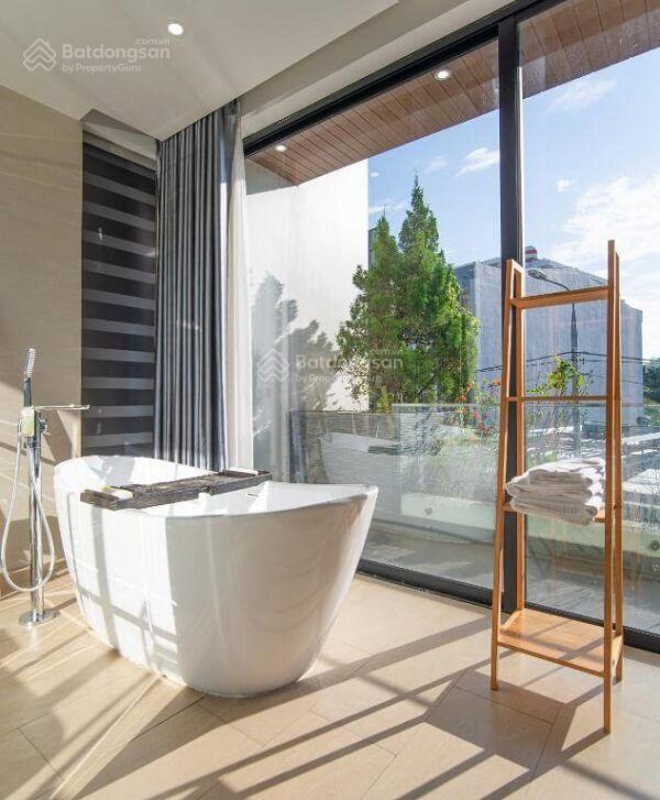 Cho thuê villa 4 tầng. hồ bơi, gần nguyễn văn linh