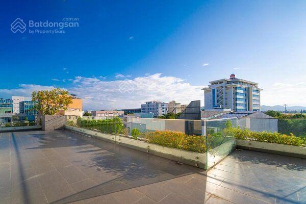 Cho thuê villa 4 tầng. hồ bơi, gần nguyễn văn linh