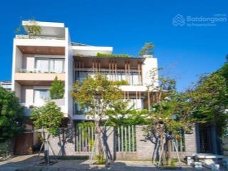 Cho thuê villa 4 tầng. hồ bơi, gần nguyễn văn linh