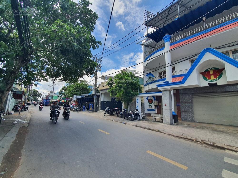 Thuê nhà mt bùi minh trực, q.8, dtsd 900m2 giá 90 triệu