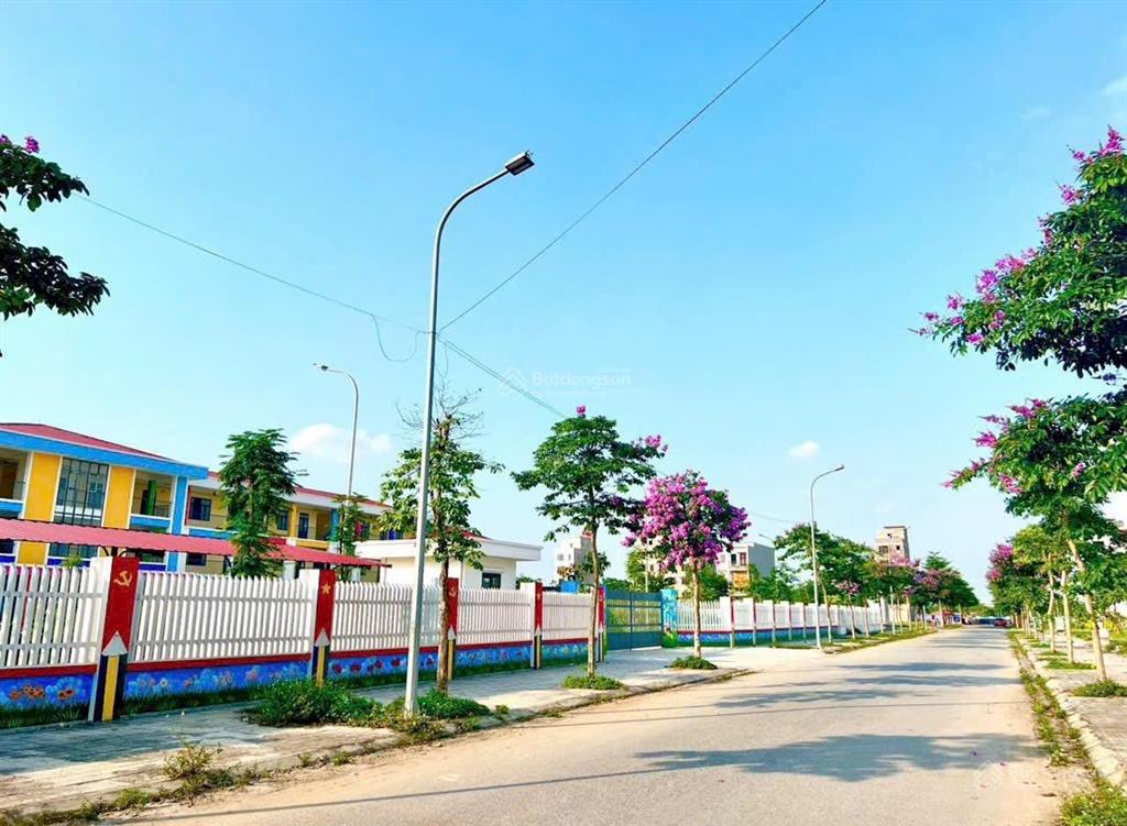 Sở hữu lô đất lo26 vị trí vàng đối diện công viên, gần đh luật, kđt vườn sen.  0969 310 ***