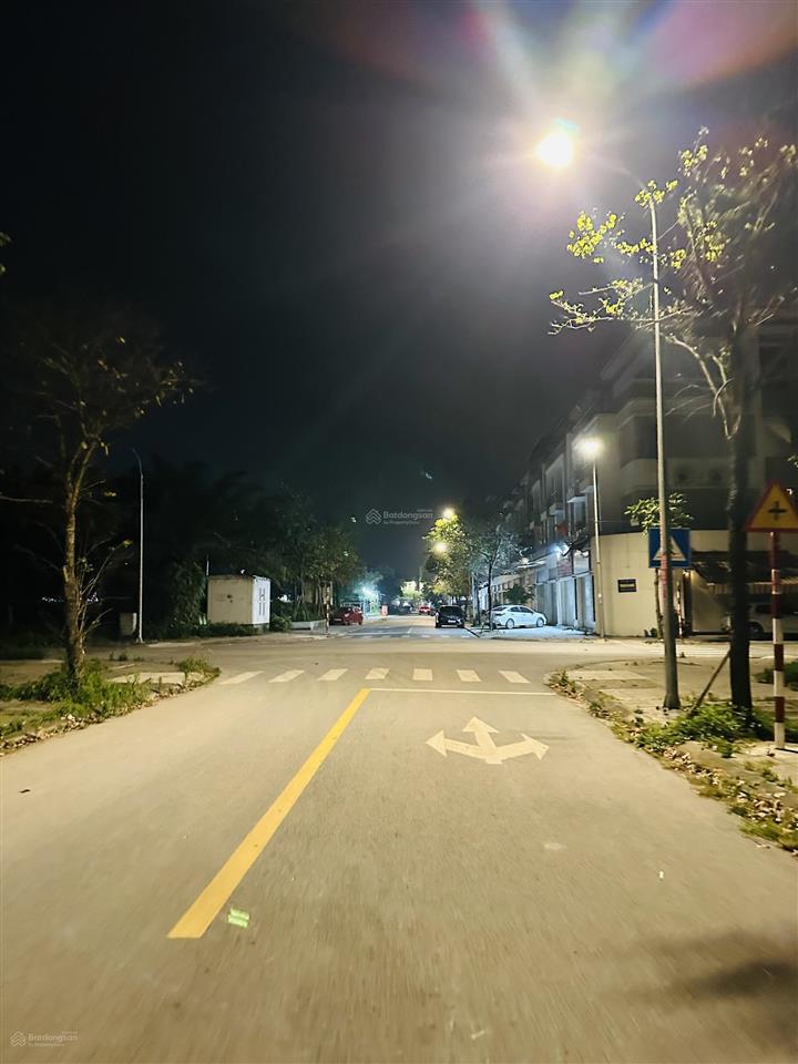 Chính chủ cần tiền bán nhanh lo30 100m vị trí đẹp gần chợ, giá mềm.  0969 310 ***