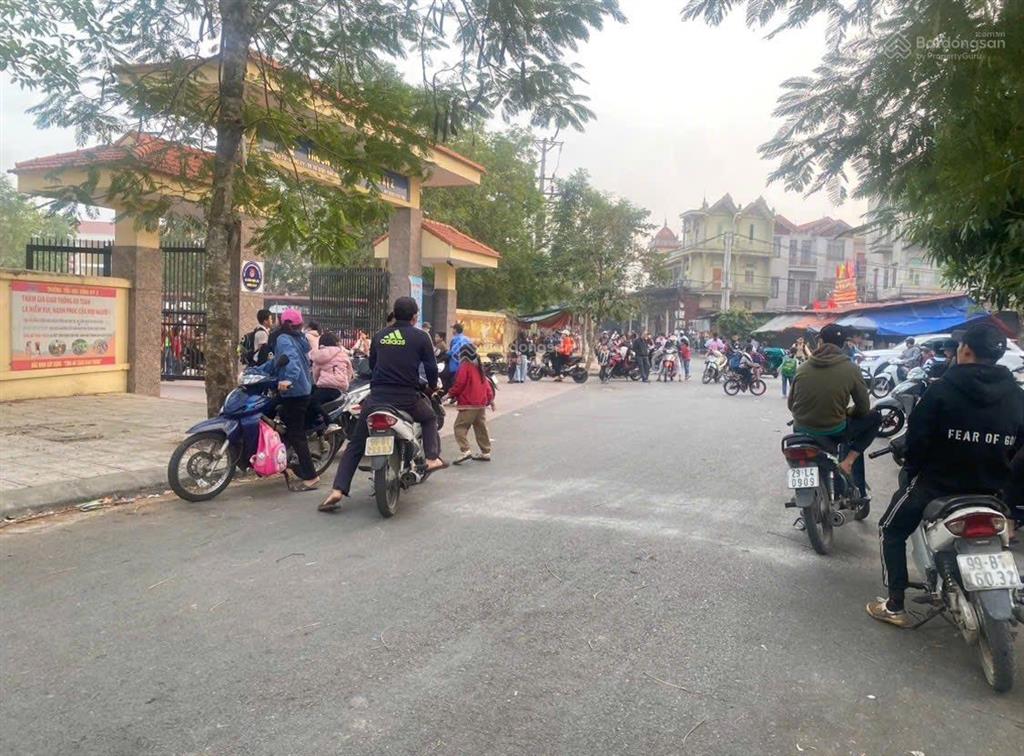 Chính chủ cần tiền bán nhanh lo30 100m vị trí đẹp gần chợ, giá mềm.  0969 310 ***