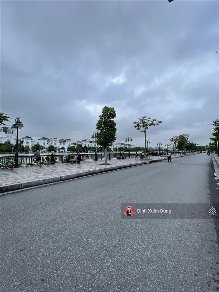 Mặt đường lán bè mặt tiền 8,2m view sông đẹp thích hợp đầu tư xây dựng biệt thự, tòa nhà.