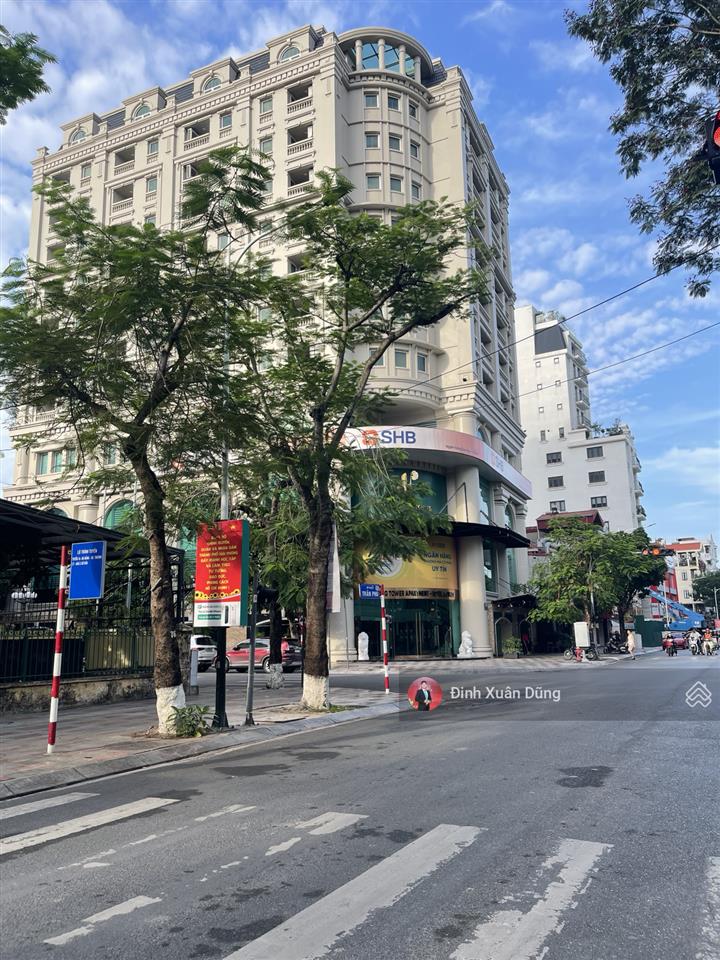 Mặt phố trung tâm 750m² mặt tiền 24m xây tòa nhà văn phòng tuyệt đẹp.