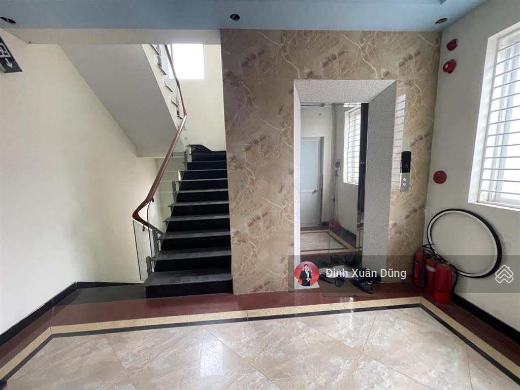 Mặt phố lạch tray xây cao tầng chỉ việc kinh doanh ngay, điểm đẹp giá tốt