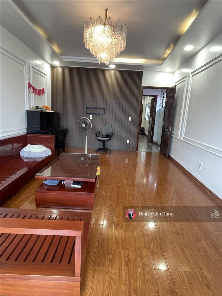 Bán tòa nhà mặt phố hai bà trưng, hải phòng 200m2, mặt tiền 9m, có dòng tiền thu nhập cao, hợp lý