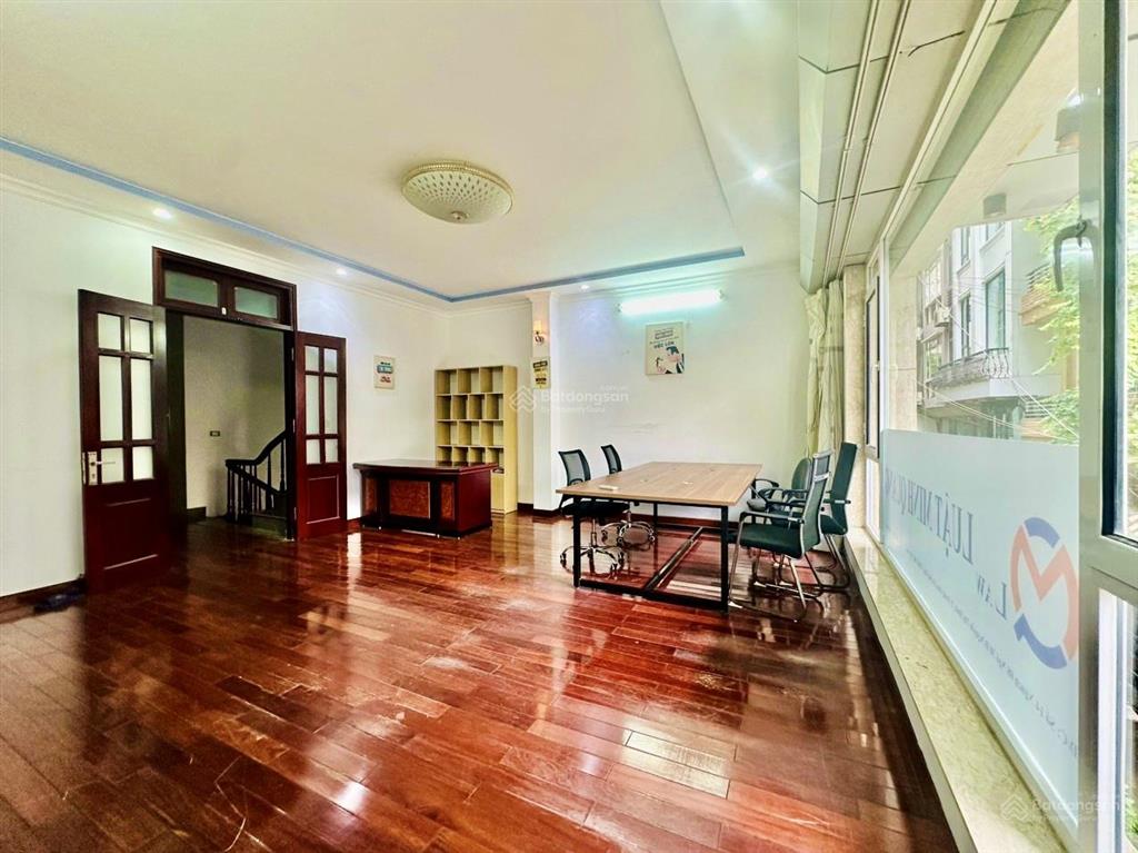 Cho thuê văn phòng 30m²  vị trí đắc địa tại phố nguyễn thị định  trần duy hưng giá 6tr