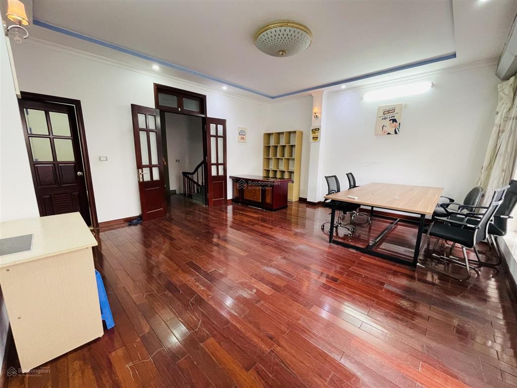 Cho thuê văn phòng 30m²  vị trí đắc địa tại phố nguyễn thị định  trần duy hưng giá 6tr