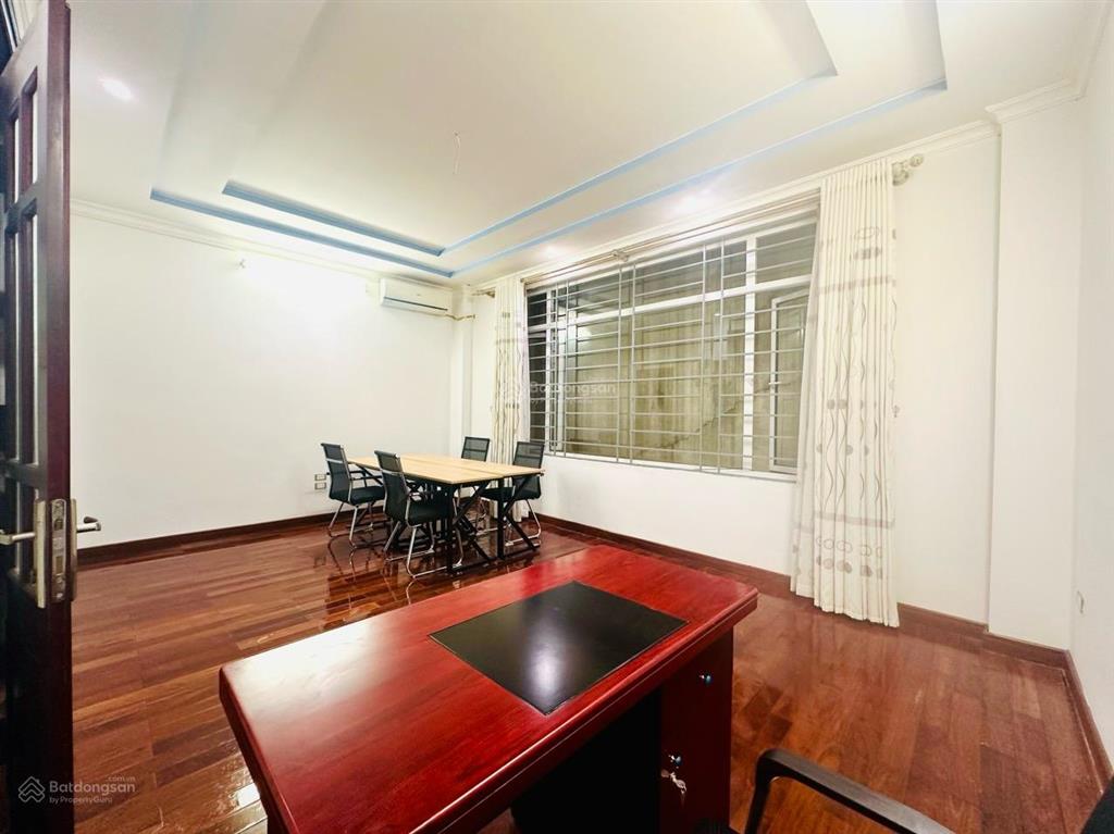 Cho thuê văn phòng 30m2 phố nguyễn thị định  trần duy hưng