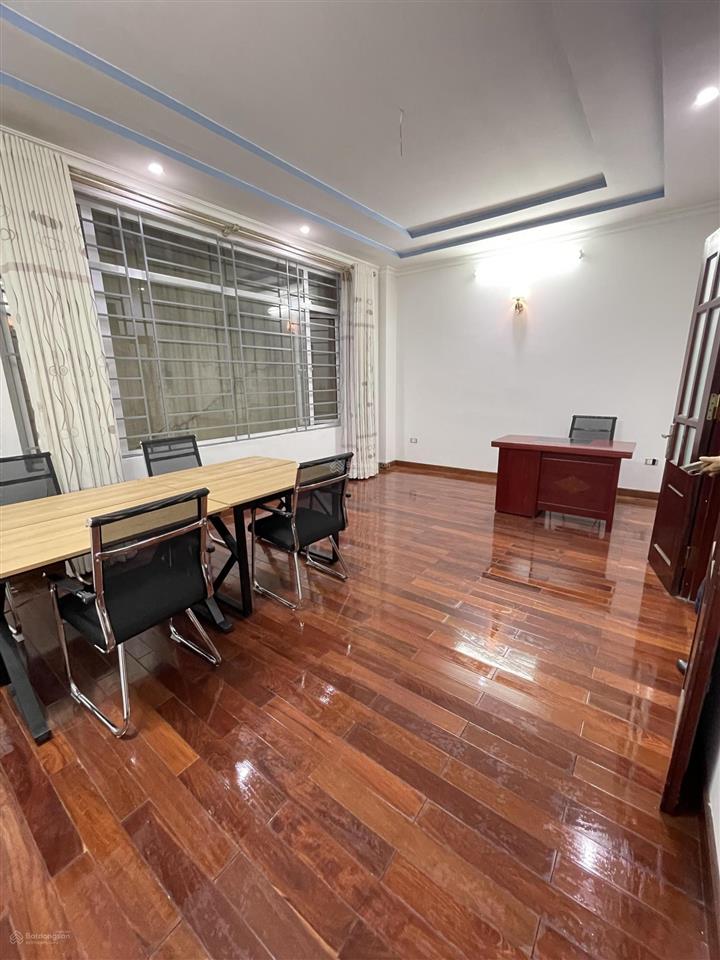 Cho thuê văn phòng 30m2 phố nguyễn thị định  trần duy hưng