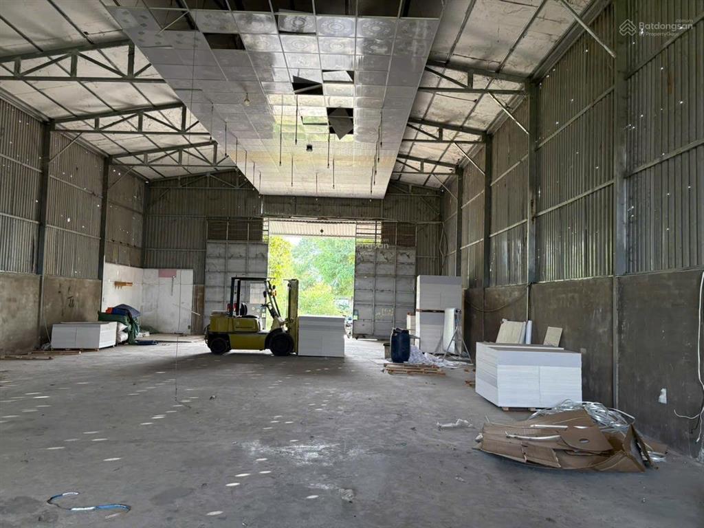 Cho thuê kho 410m2 (ngang 12m) gần ngã 4 ql27c  hương lộ 39, xã diên hoà. container vào tận nơi