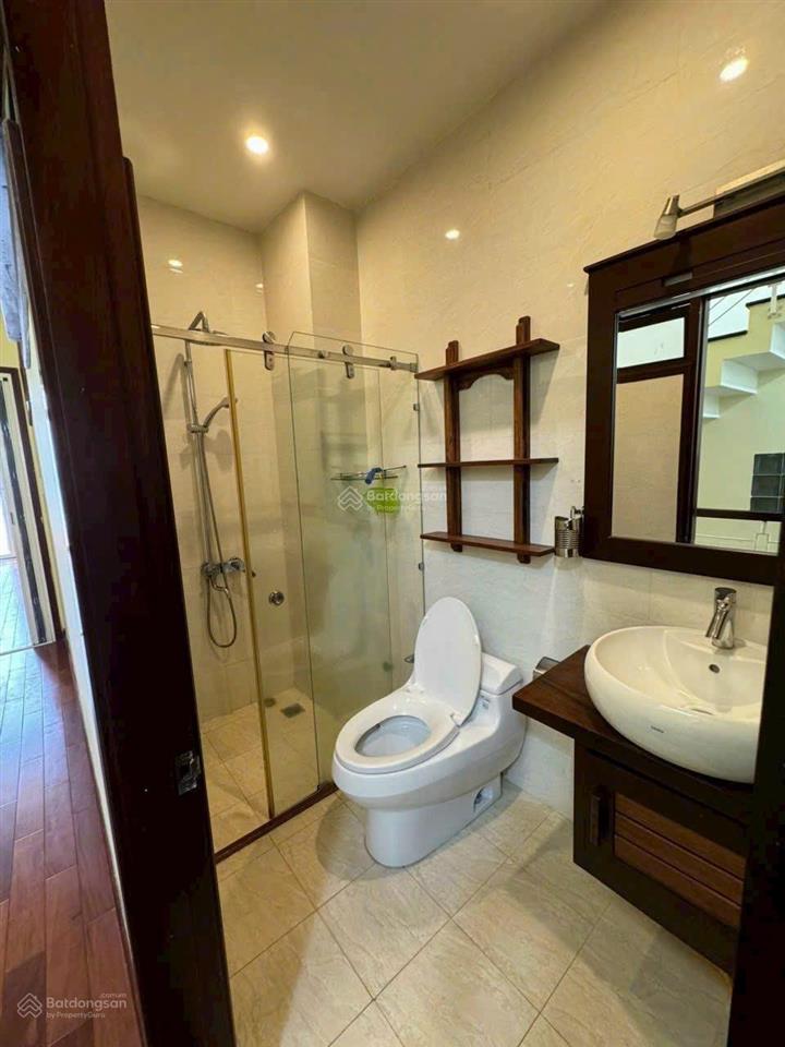 Cho thuê nhà nguyên căn trung tâm nha trang hẻm ô tô đường lý tự trọng  giá 19 triệu/tháng
