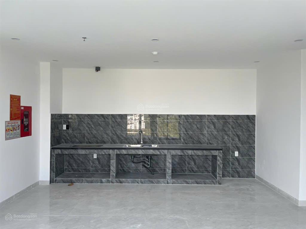Cho thuê nhà căn góc 5 tầng mặt tiền đường 1a vcn phước long 2, có thang máy  giá 55 triệu/tháng