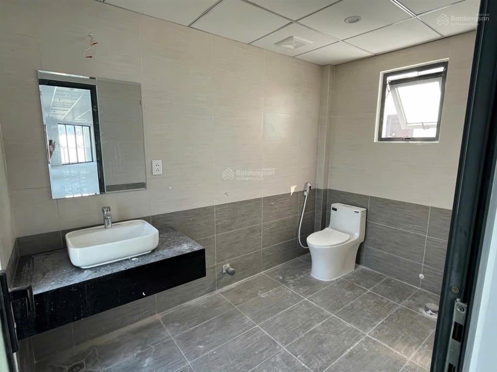 Cho thuê nhà căn góc 5 tầng mặt tiền đường 1a vcn phước long 2, có thang máy  giá 55 triệu/tháng