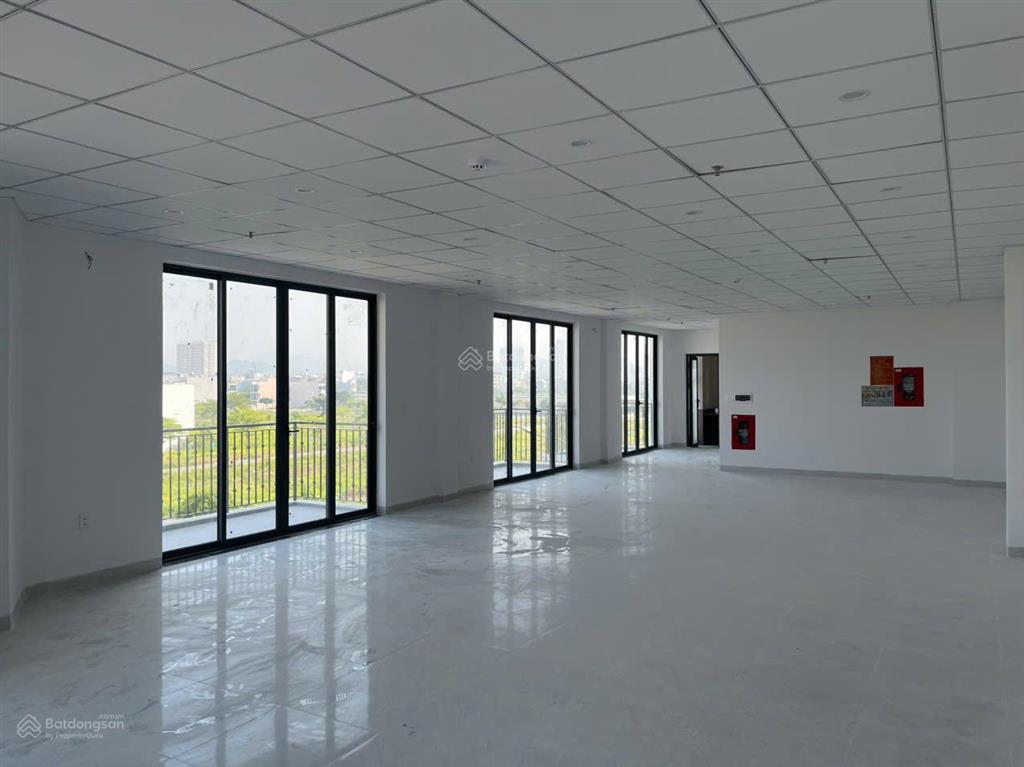 Cho thuê nhà căn góc 5 tầng mặt tiền đường 1a vcn phước long 2, có thang máy  giá 55 triệu/tháng