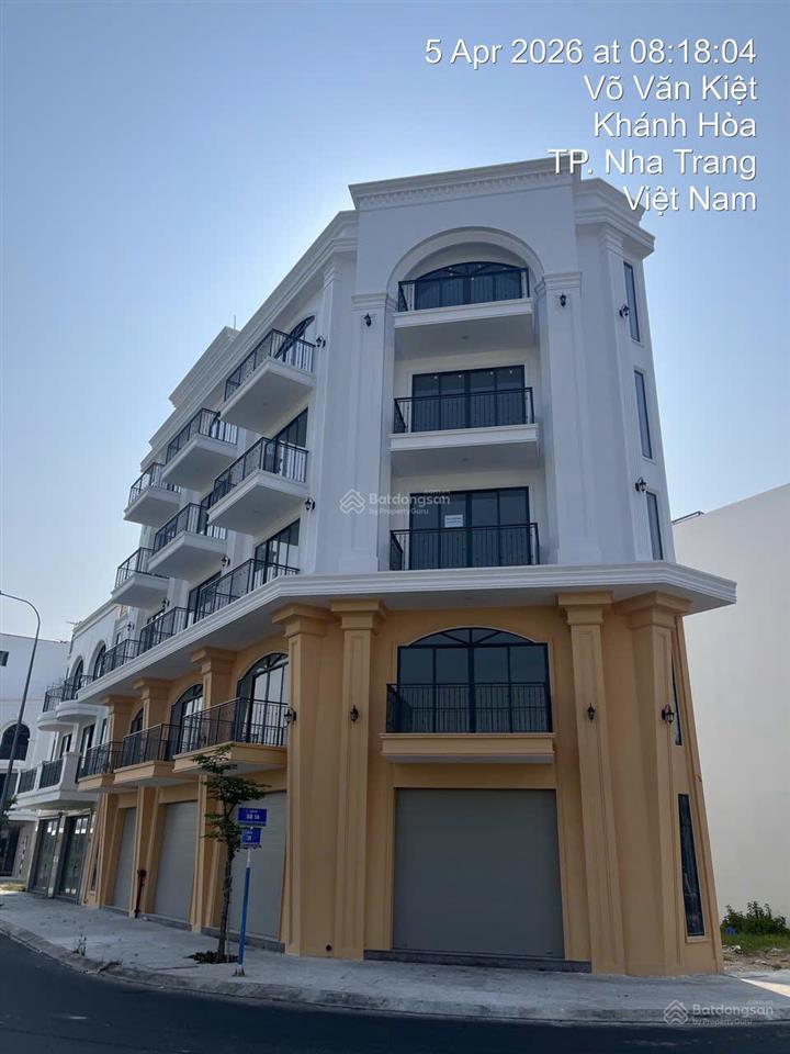 Cho thuê nhà căn góc 5 tầng mặt tiền đường 1a vcn phước long 2, có thang máy  giá 55 triệu/tháng