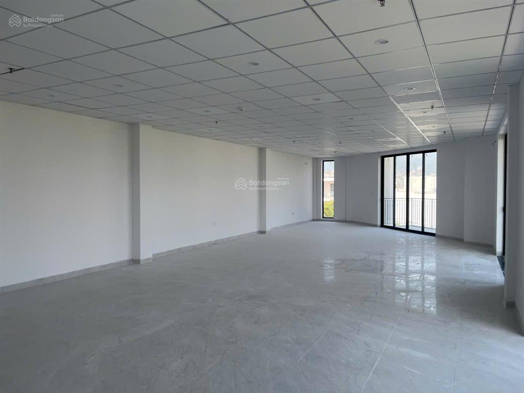 Cho thuê nhà căn góc 5 tầng mặt tiền đường 1a vcn phước long 2, có thang máy  giá 55 triệu/tháng