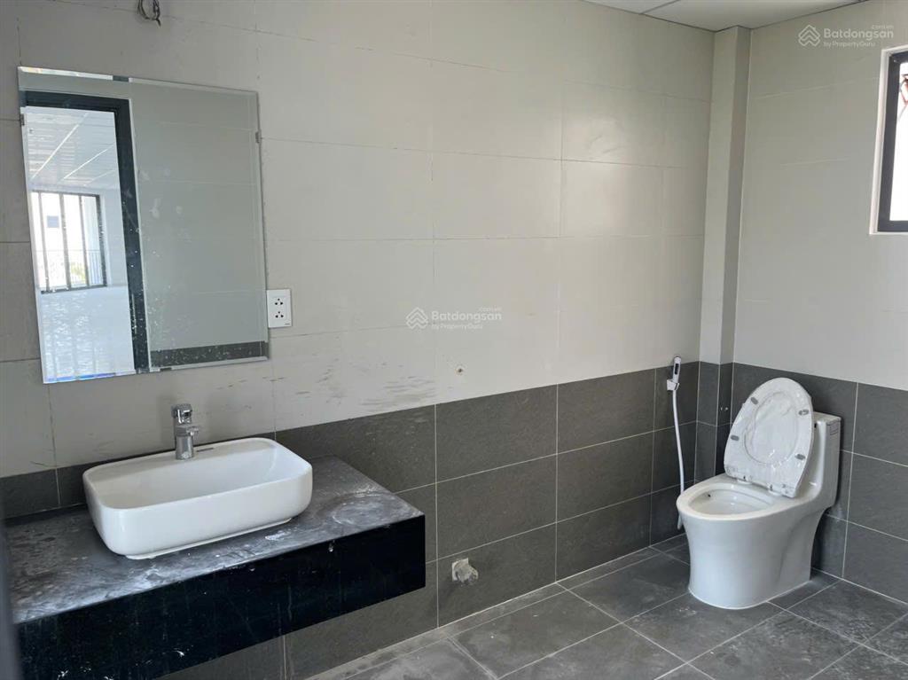 Cho thuê nhà căn góc 5 tầng mặt tiền đường 1a vcn phước long 2, có thang máy  giá 55 triệu/tháng