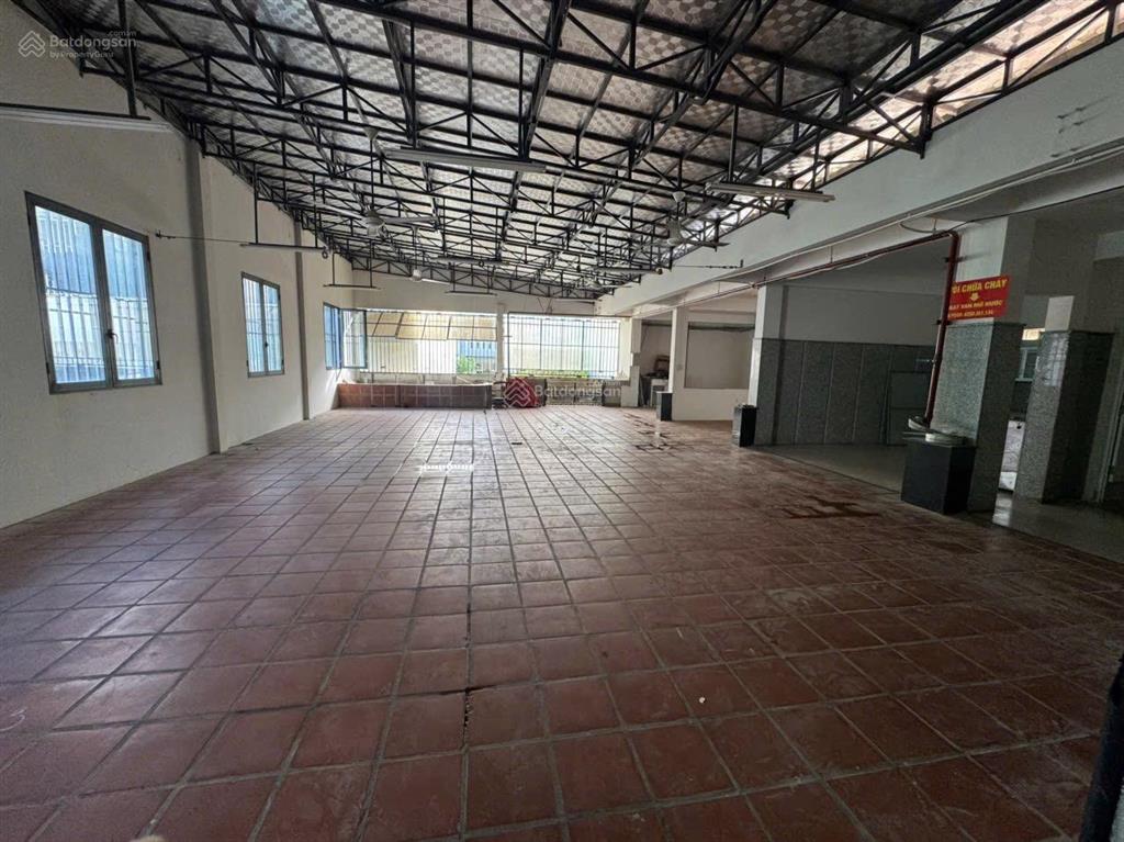 Cho thuê mặt bằng đẹp, tuyến đường sầm uất nam nha trang mặt tiền đường lê hồng phong