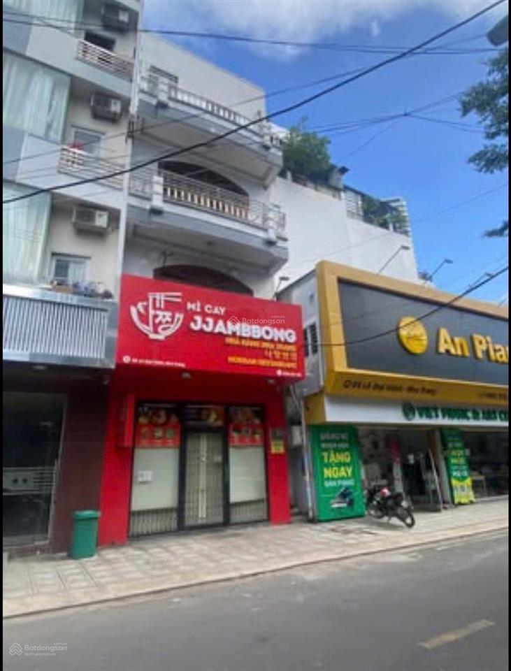 Cho thuê nhà 4 tầng đường lê đại hành giao với nguyễn thị minh khai. giá 35 triệu/tháng