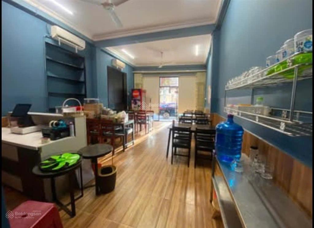 Cho thuê nhà 4 tầng đường lê đại hành giao với nguyễn thị minh khai. giá 35 triệu/tháng