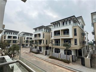 Bán biệt thự vaquarius văn giang dt 136m2 đã nhận nhà, xây 4 tầng giá 23 tỷ bao phí